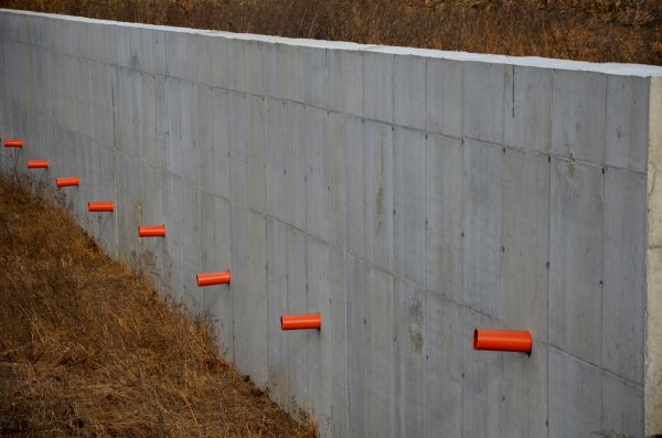 Cost of Retaining Wall Drainage in Pasadena